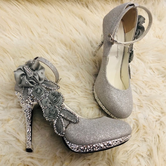 Shoes - Glittery Closed Toes Wedding Shoes